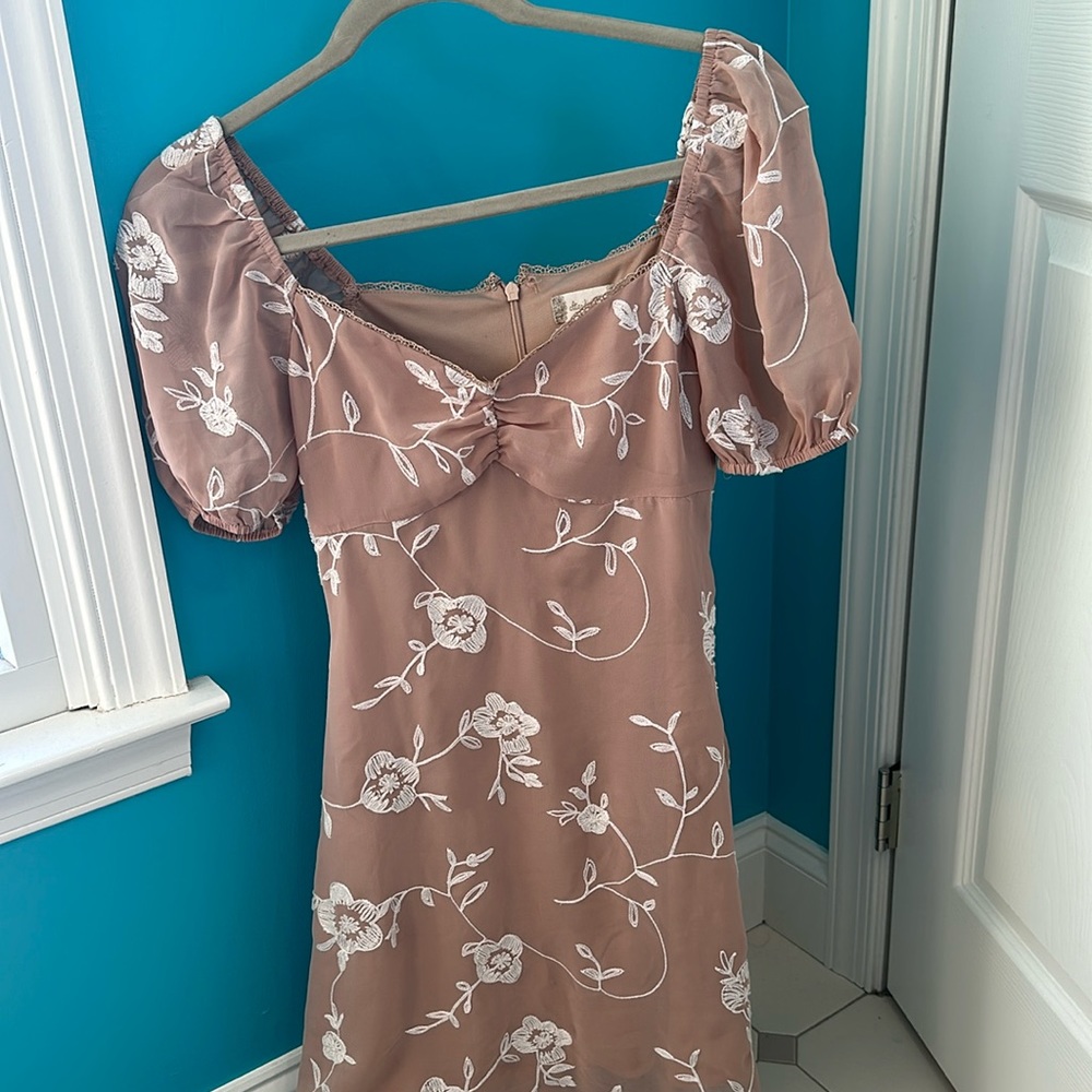 Altar’d State Gorgeous tan flower dress